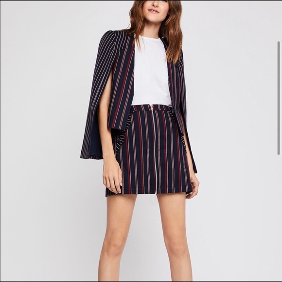 BCBG Generation Navy Blazer Cape - size XXS - Picture 4 of 4